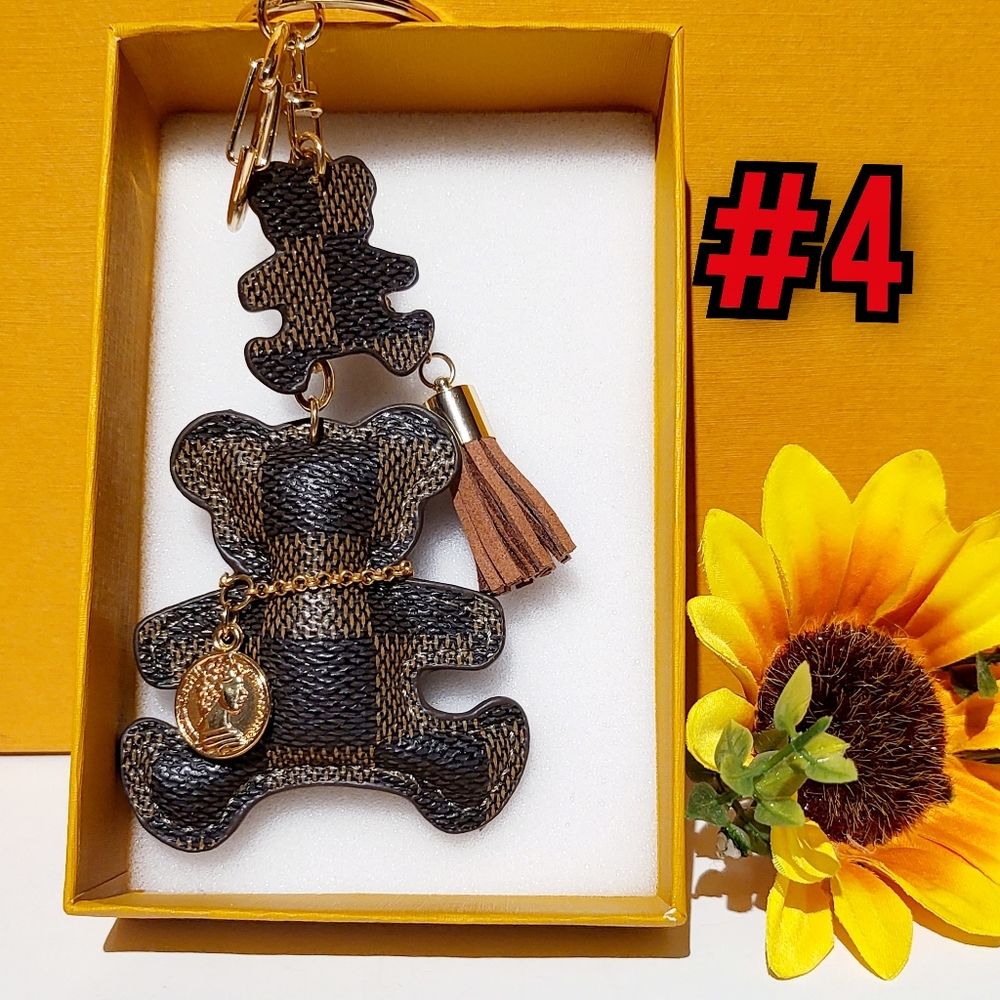 🆕️🌈FASHION🌈 Cute  Bear Keychain Pendant Tassel Bag Charm $35 each with box - Picture 5 of 16